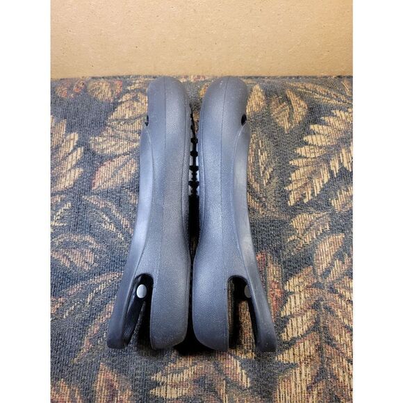 CROCS Womens Black Slingback Flats with Silver Rose Charm- Size 9 - Picture 7 of 10